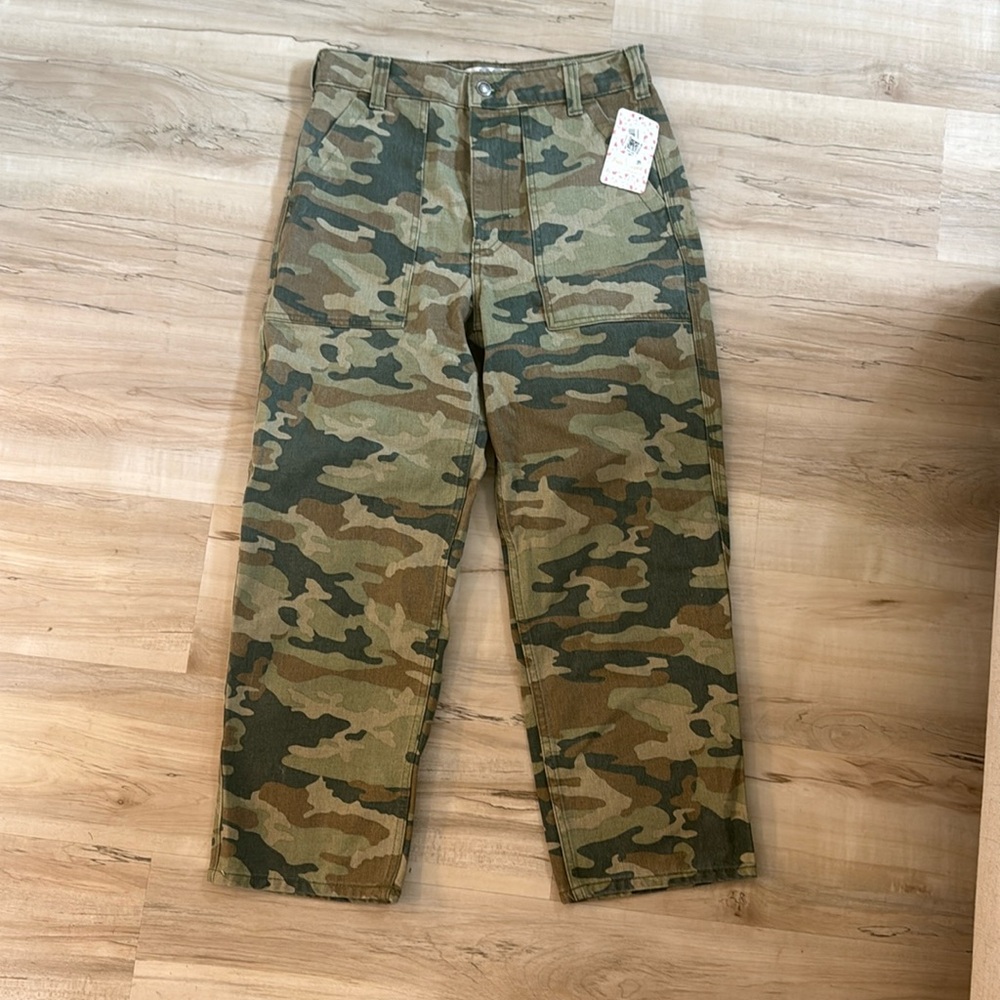 Free people camo cargo style pants